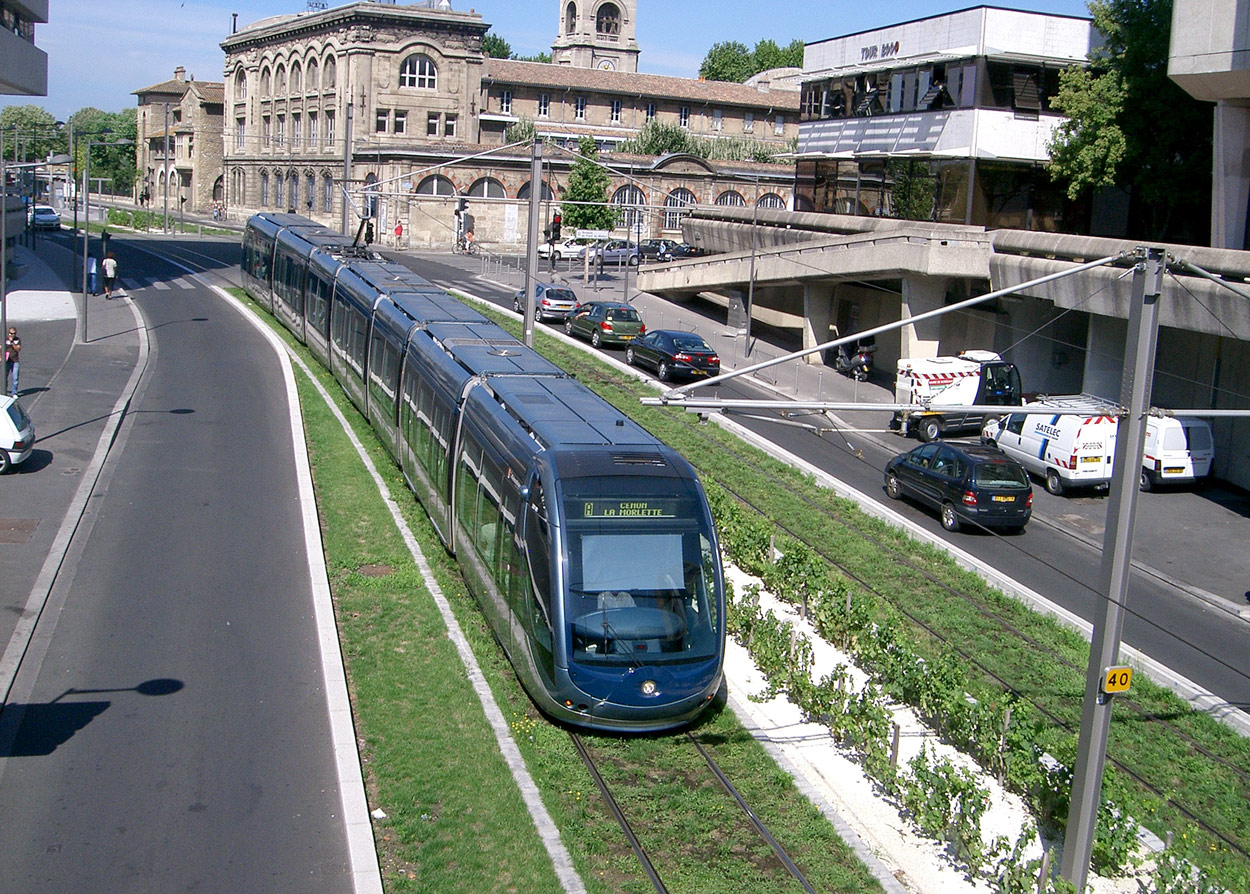 Ligne de tramway reliant Bordeaux au centre de Mérignac