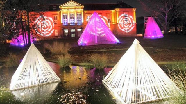 Les illuminations de Noël au palais de justice de Saint-Brieuc
