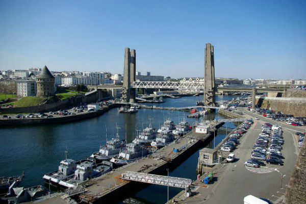 Vue aérienne du port de Brest