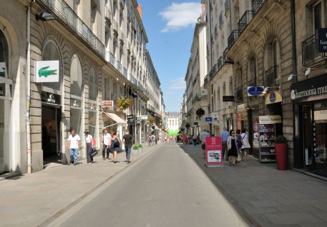 Rue commerçante à Nantes