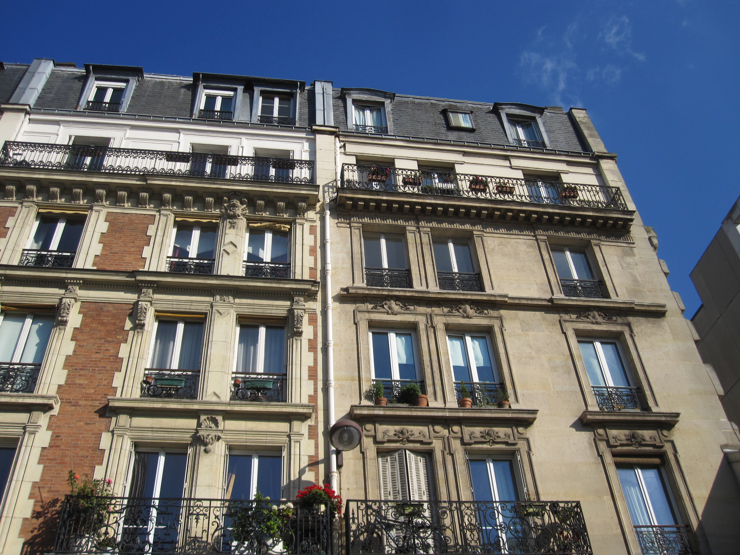 Immeuble ancien porte Maillot, Paris