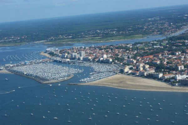 Vue aérienne du port d'Arcachon