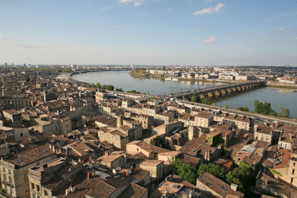 Vue aérienne de la vieille ville de Bordeaux