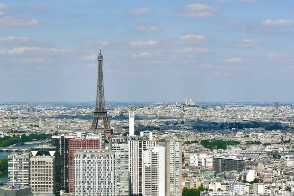 Immeubles d'habitation à l'entrée de Paris