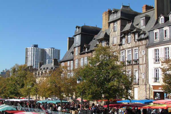 Place des lices, Rennes