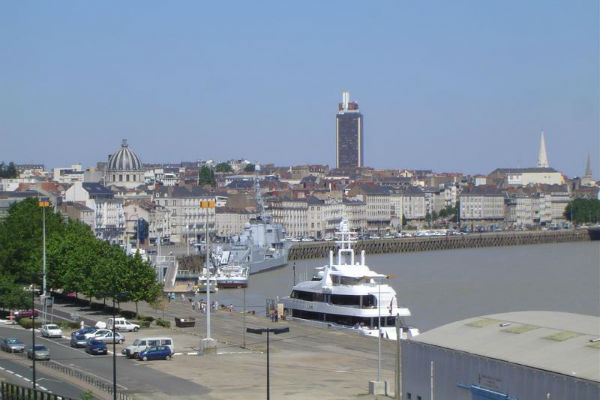 Vue du port de Nantes