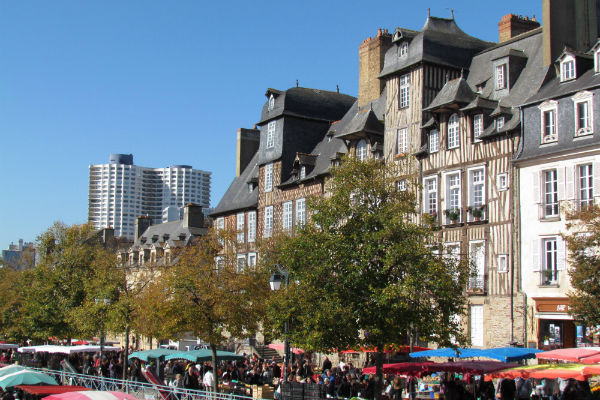 La vieille ville de Rennes sur les berges