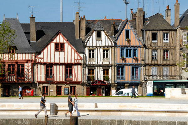 Vue depuis les quais du port de Vannes