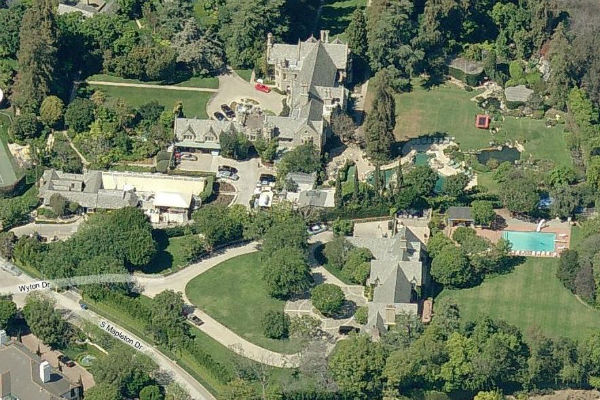 Vue aérienne du manoir Playboy